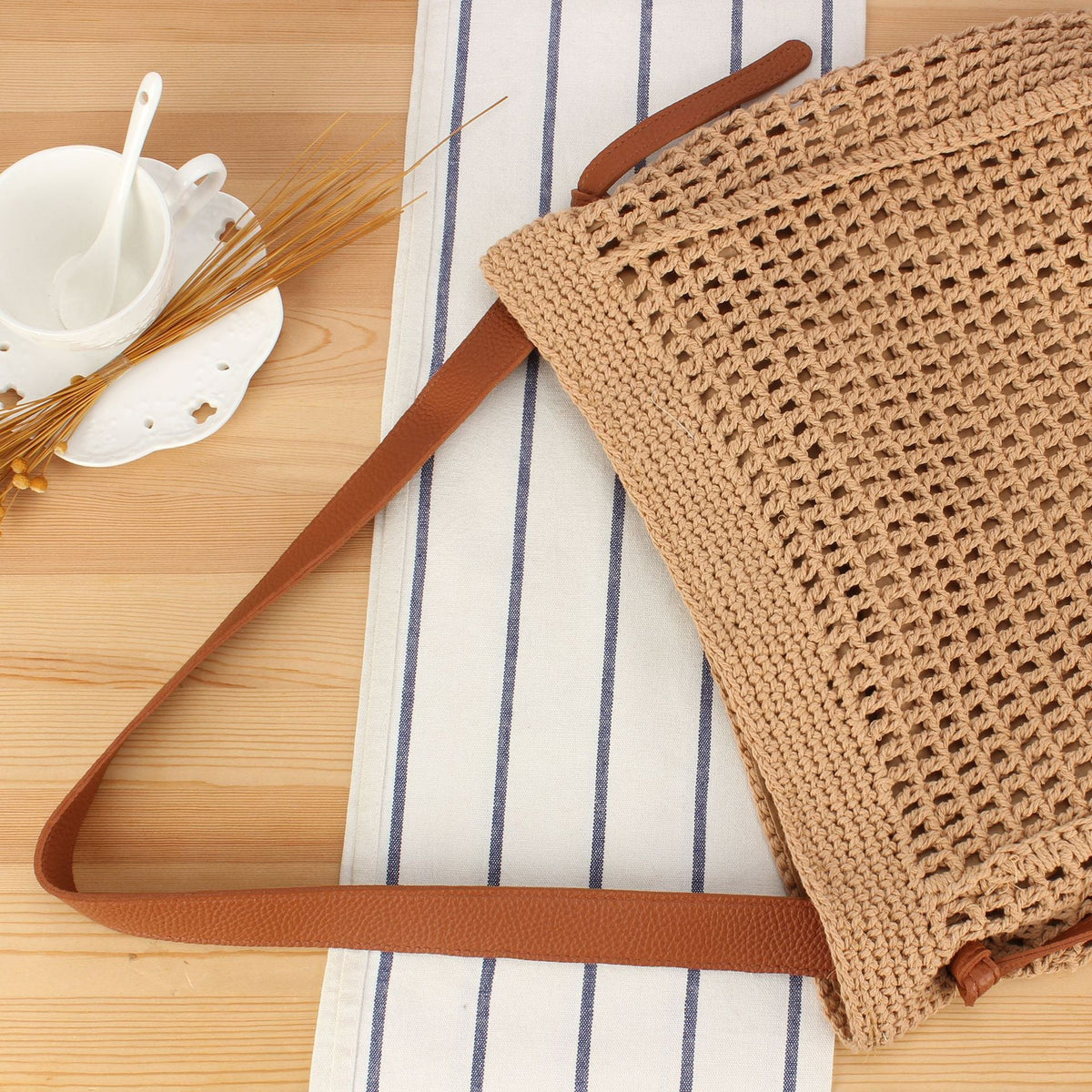 Braided shoulder bag with wide leather handles LoungeYard — product view 2