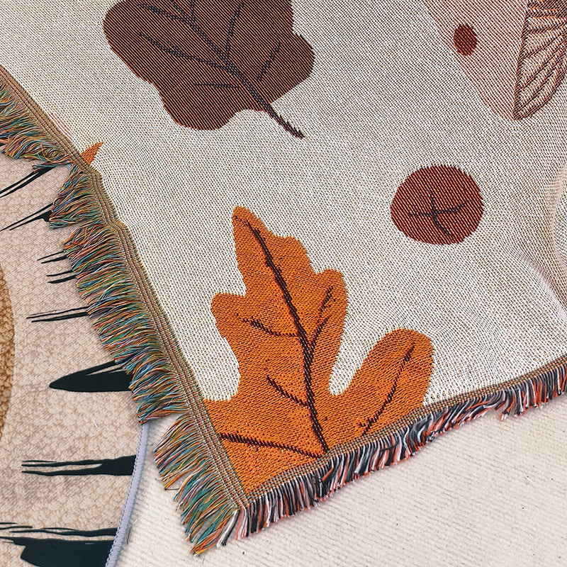 Cozy Nature-Inspired Throw Blanket — product view 4