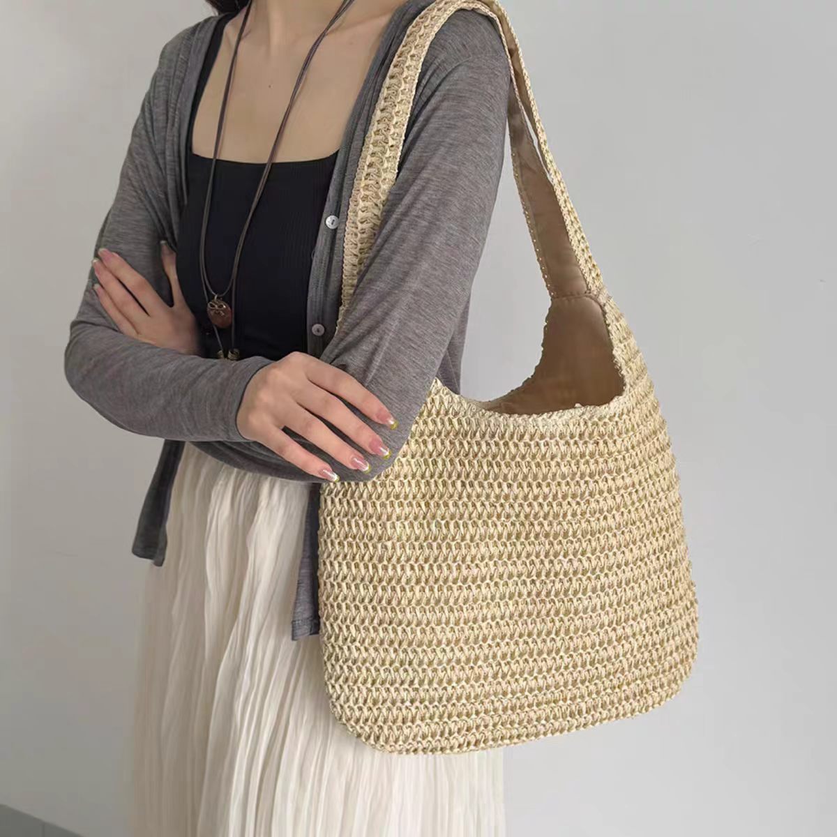 Handwoven Tote Bag LoungeYard — product view 3