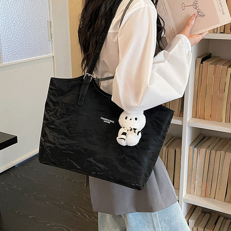 Stylish Textured Tote Bag LoungeYard — product view 4