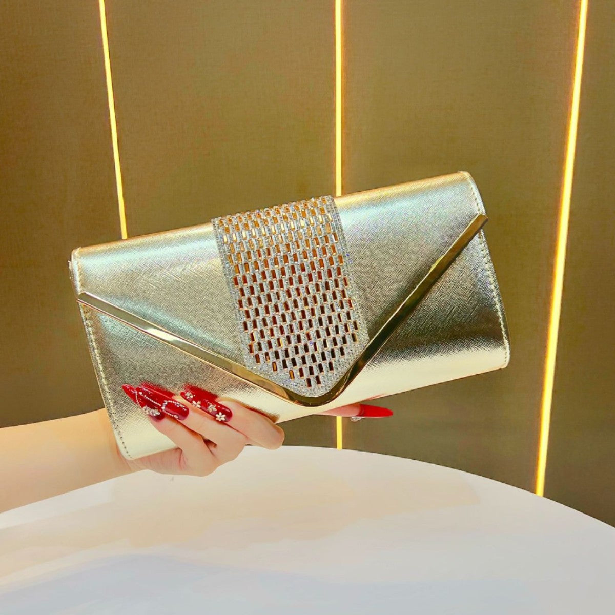 Elegant Metallic Clutch — product view 1