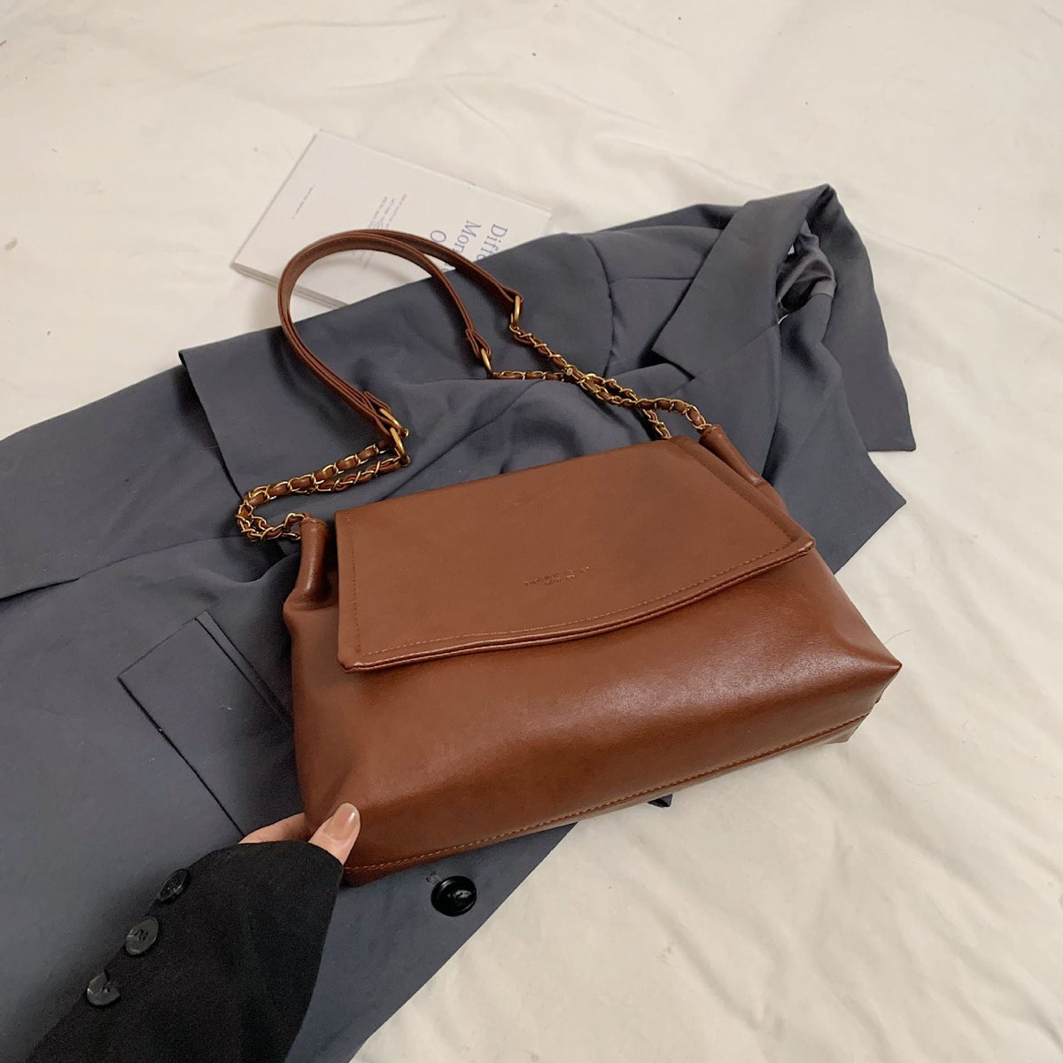 Modern Chain-Strap Handbag LoungeYard — product view 7