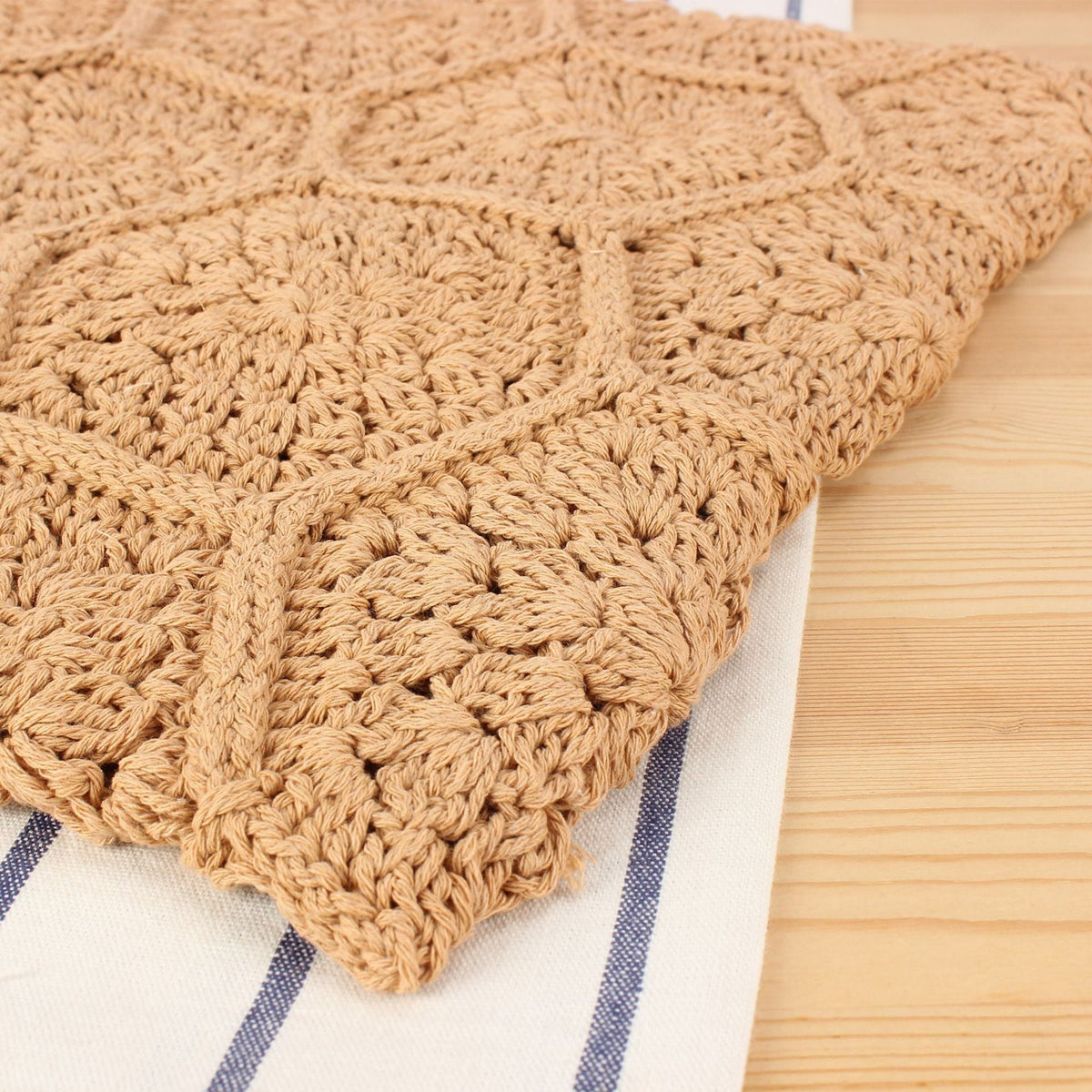 Handmade macrame bag LoungeYard — product view 4