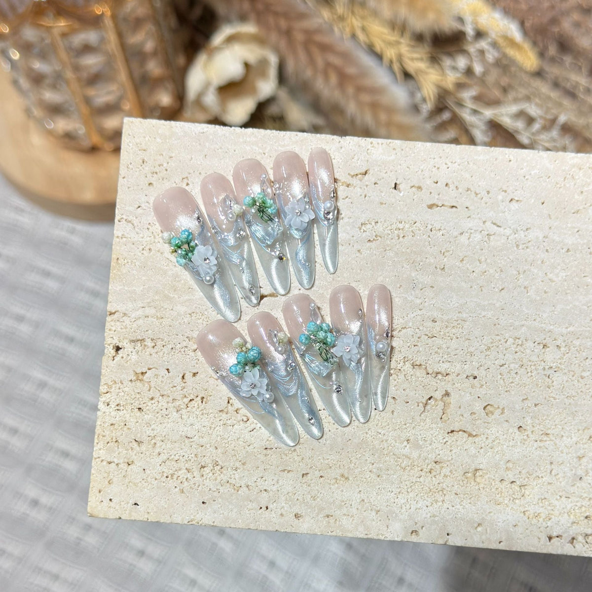 Elegantly Designed Floral Press-On Nail Set — product view 1