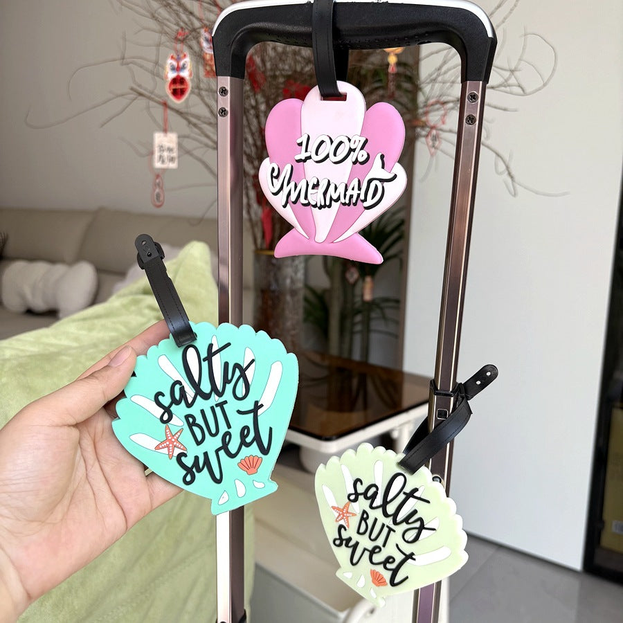 Shell-Shaped Luggage Tag LoungeYard — product view 1