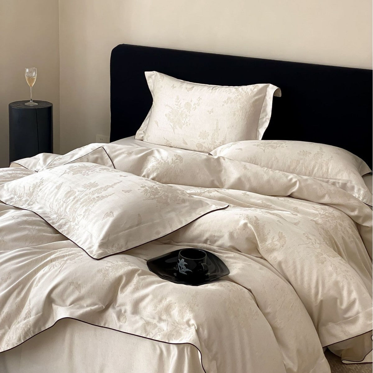 Finely woven cotton percale bedding set with subtle jacquard structure and contrast piping — product view 1