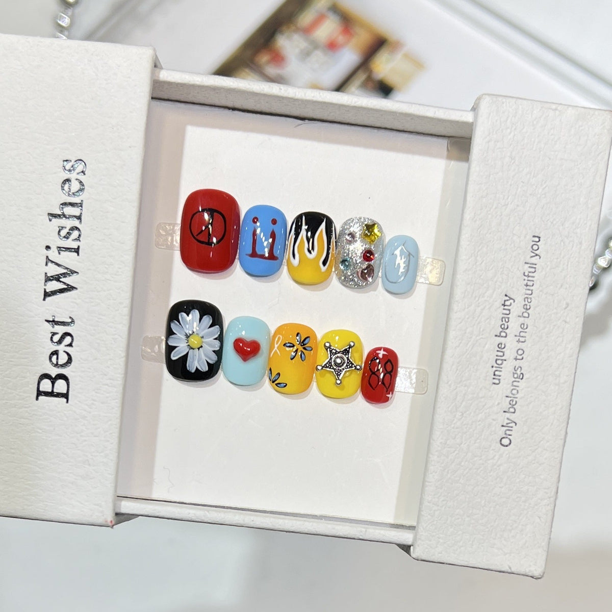 Artistic Press-On Nail Set — product view 3
