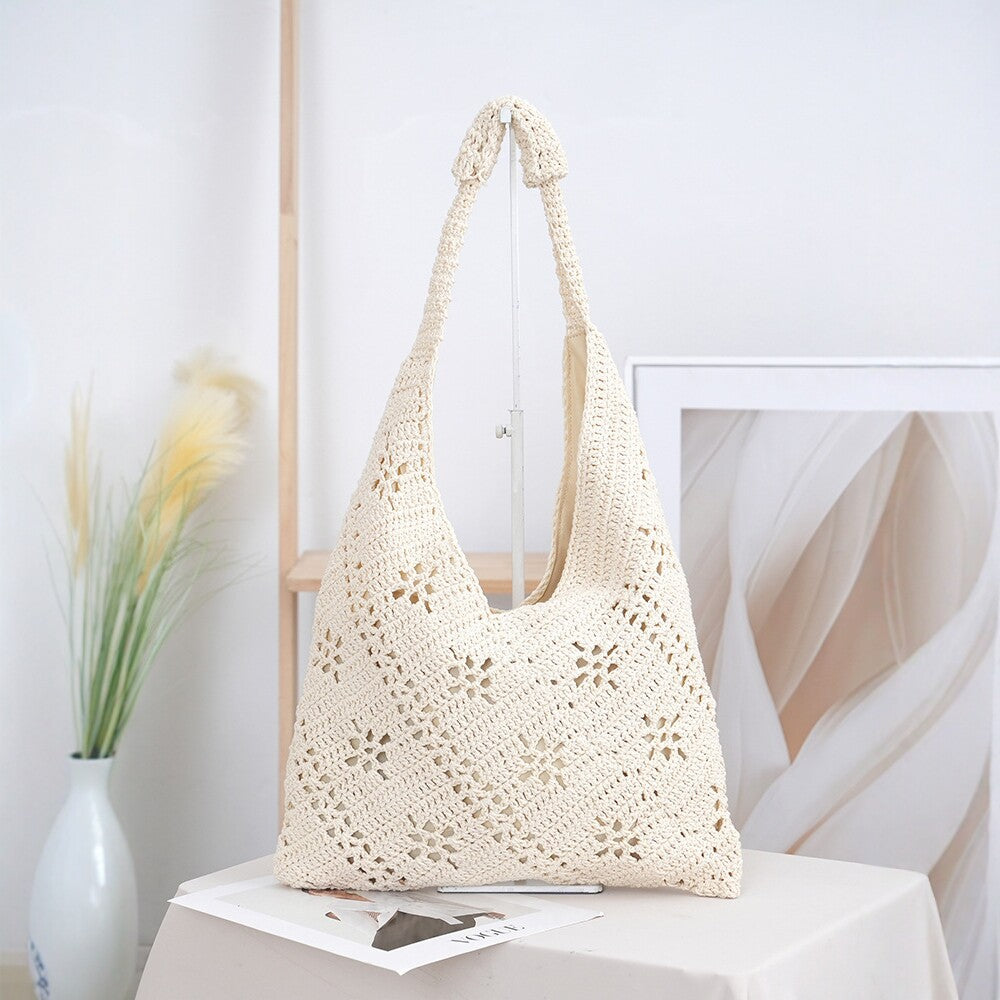 Handcrafted straw shoulder bag LoungeYard — product view 2