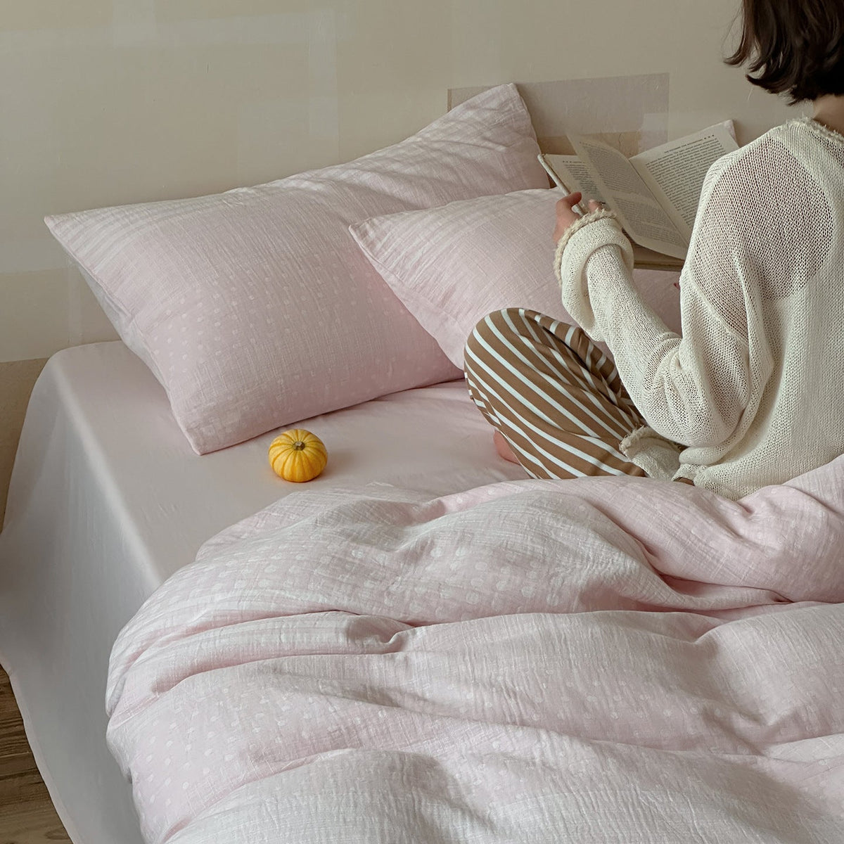 Bedding set made of double-layer cotton gauze with light duvet and pillowcase — product view 2