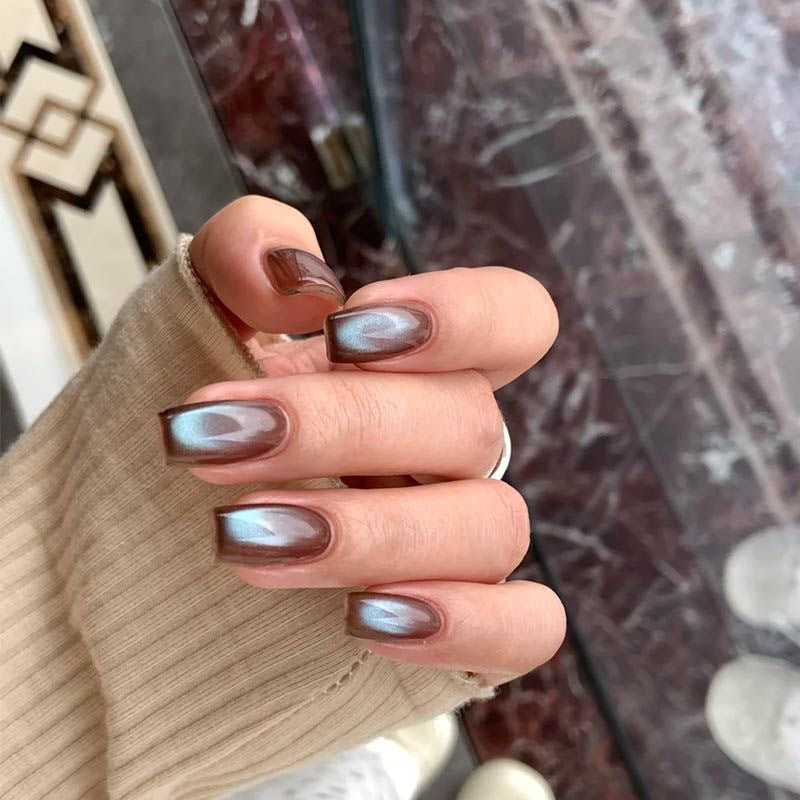Iridescent Press-On Nail Set — product view 2