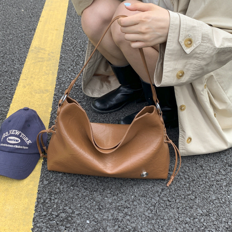 Luxurious Slouchy Handbag LoungeYard — product view 3