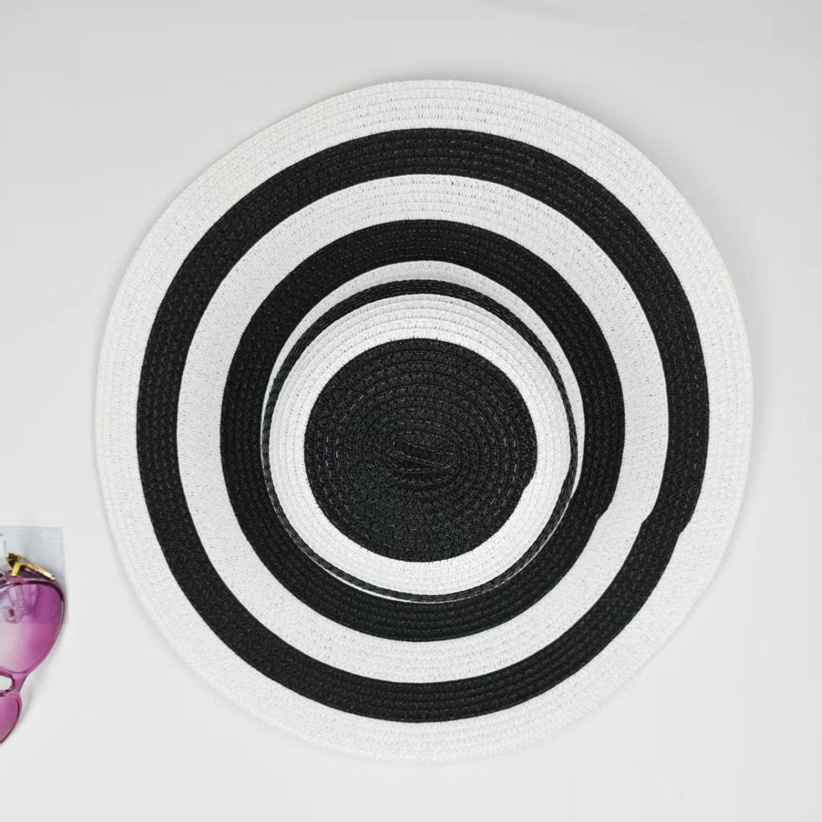 Beach bag with matching hat LoungeYard — product view 3