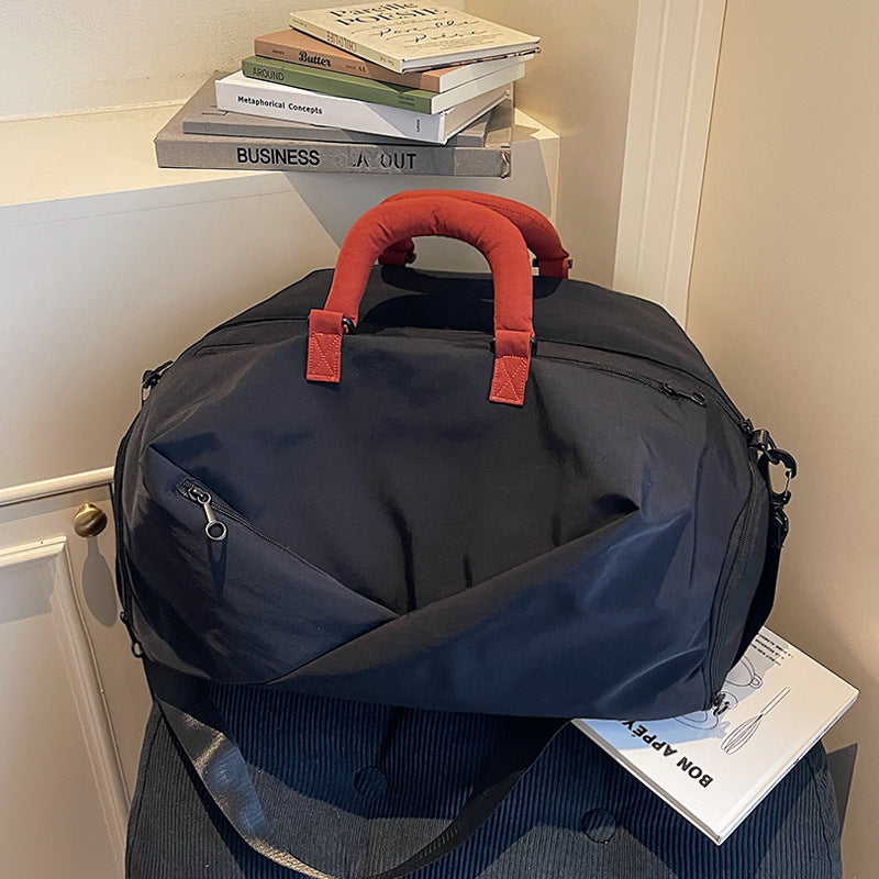 Versatile Utility Weekend Duffle Bag — product view 7