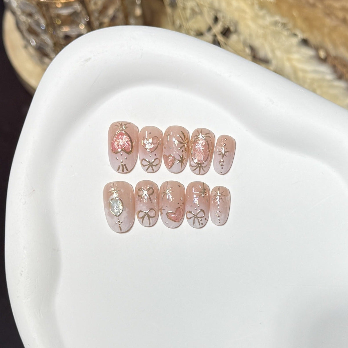 Glittery Decorative Press-On Nail Set — product view 1