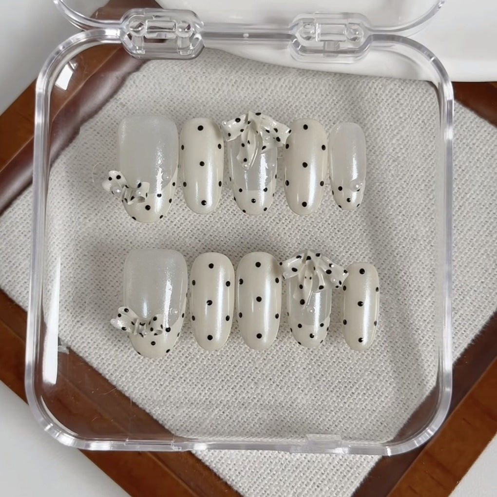 Polka Dot Themed Press-On Nail Set — product view 1