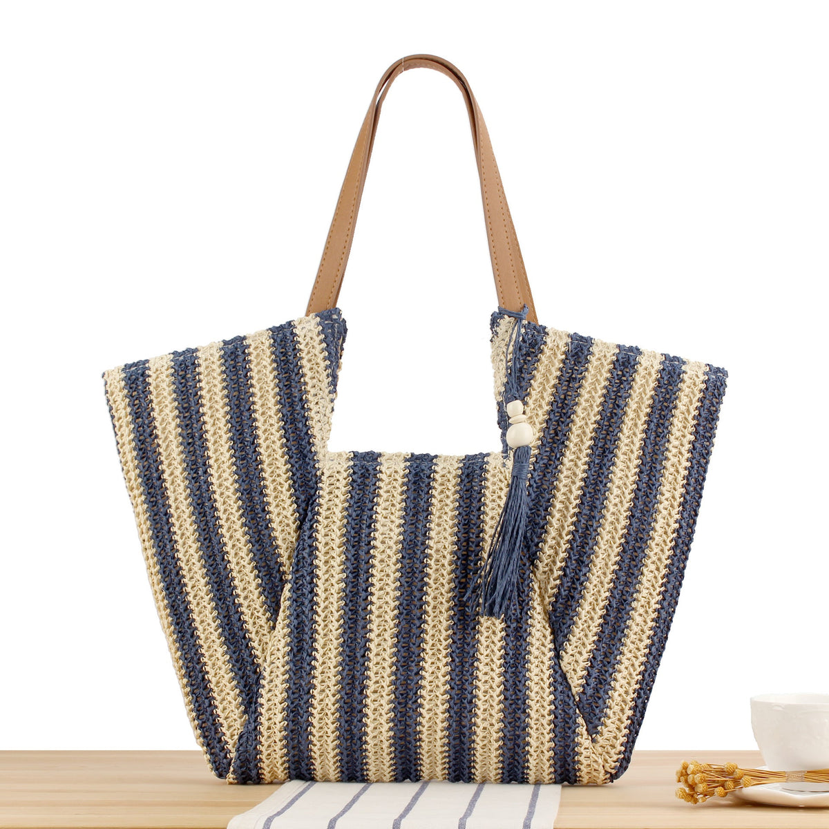 Striking Design Beach Bag LoungeYard — product view 5