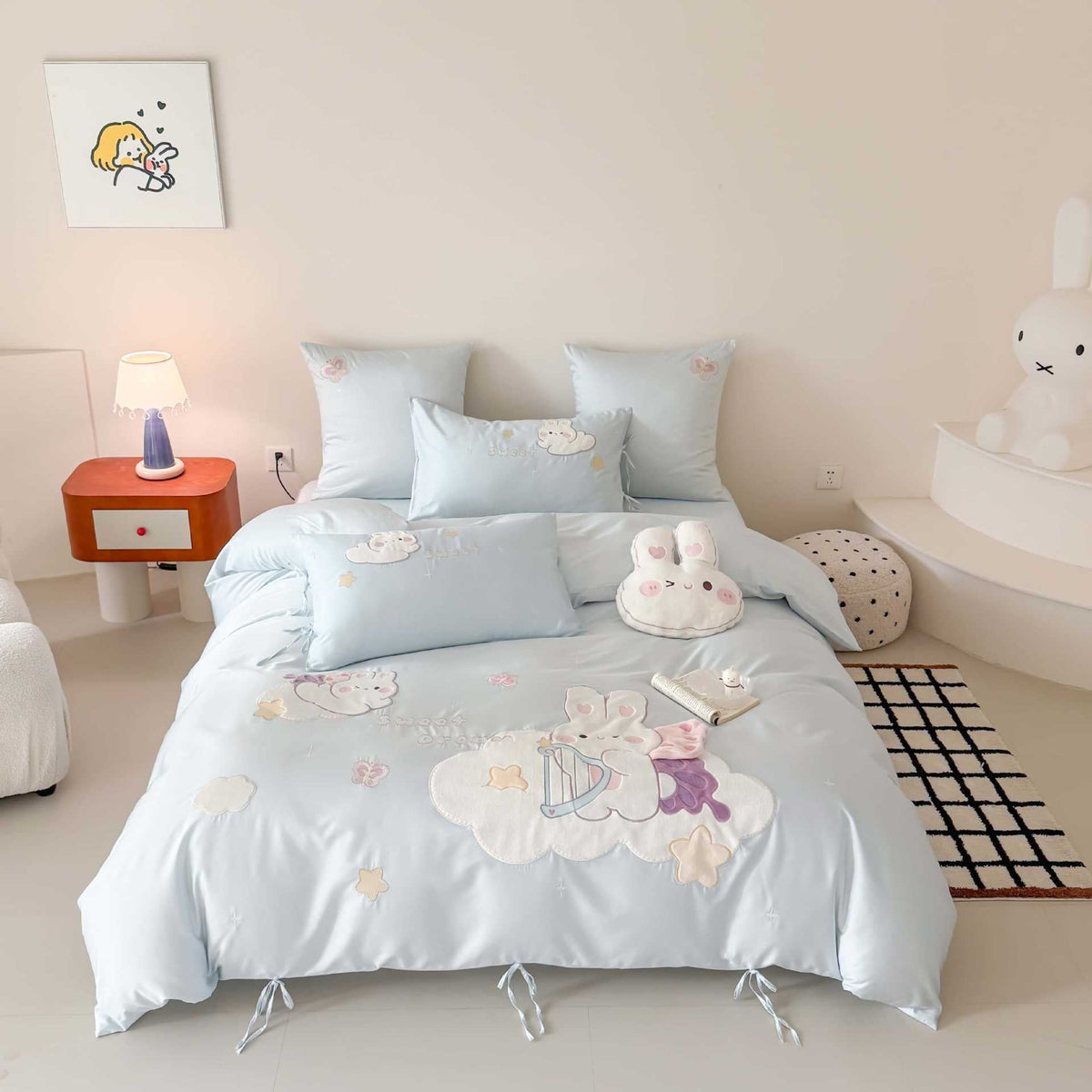 Children's bedding set with embroidered bunny appliqués and satin trim — product view 7