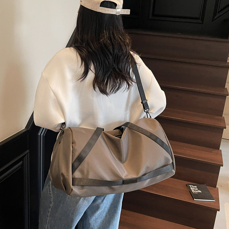 Versatile sports duffel bag with water-resistant material LoungeYard — product view 2
