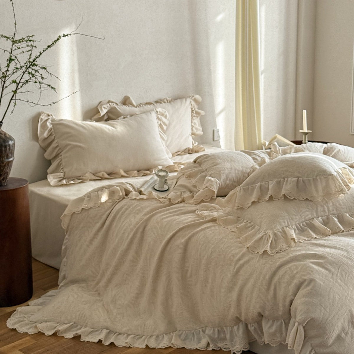 Cotton-linen bedding set with subtle jacquard floral pattern and ruffle trim — product view 3