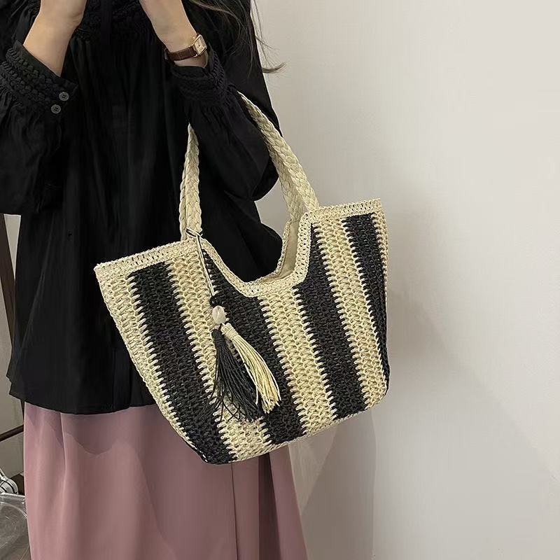 Large Hand-Knotted Shopper LoungeYard — product view 5
