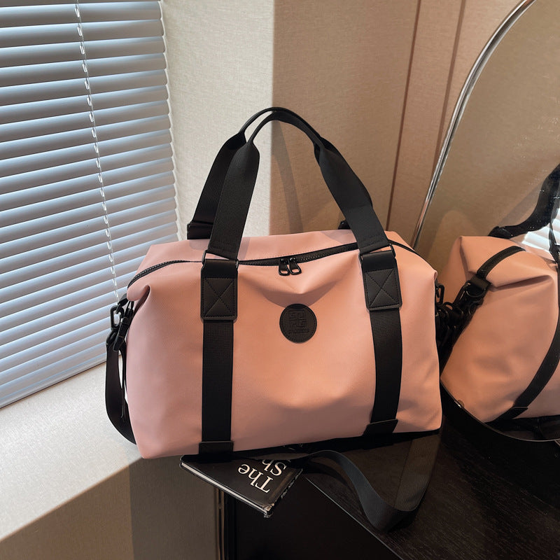 Versatile Travel Gym Tote LoungeYard — product view 2