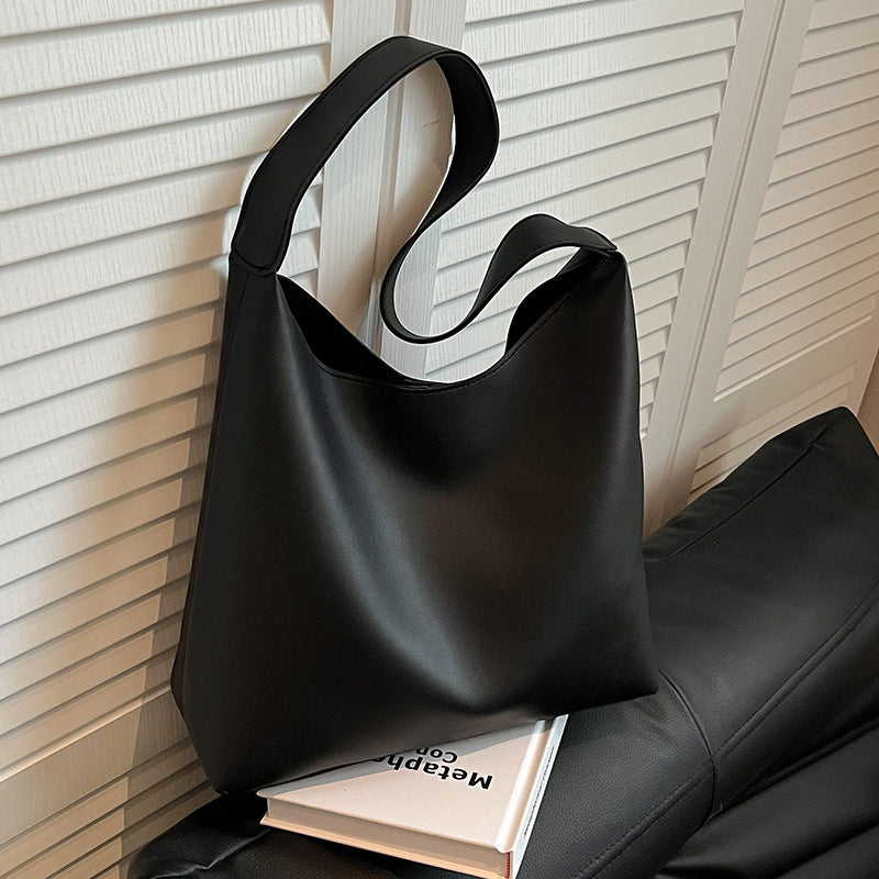 Modern Minimalist Shoulder Bag — product view 4