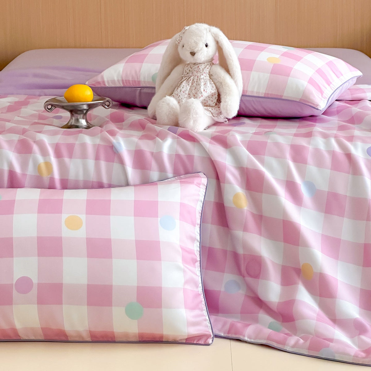Children's bedding set with quilted cozy blanket and checked dot pattern LoungeYard — product view 4