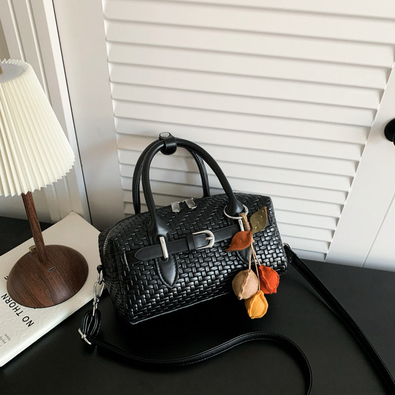 Chic ven Handbag LoungeYard — product view 6