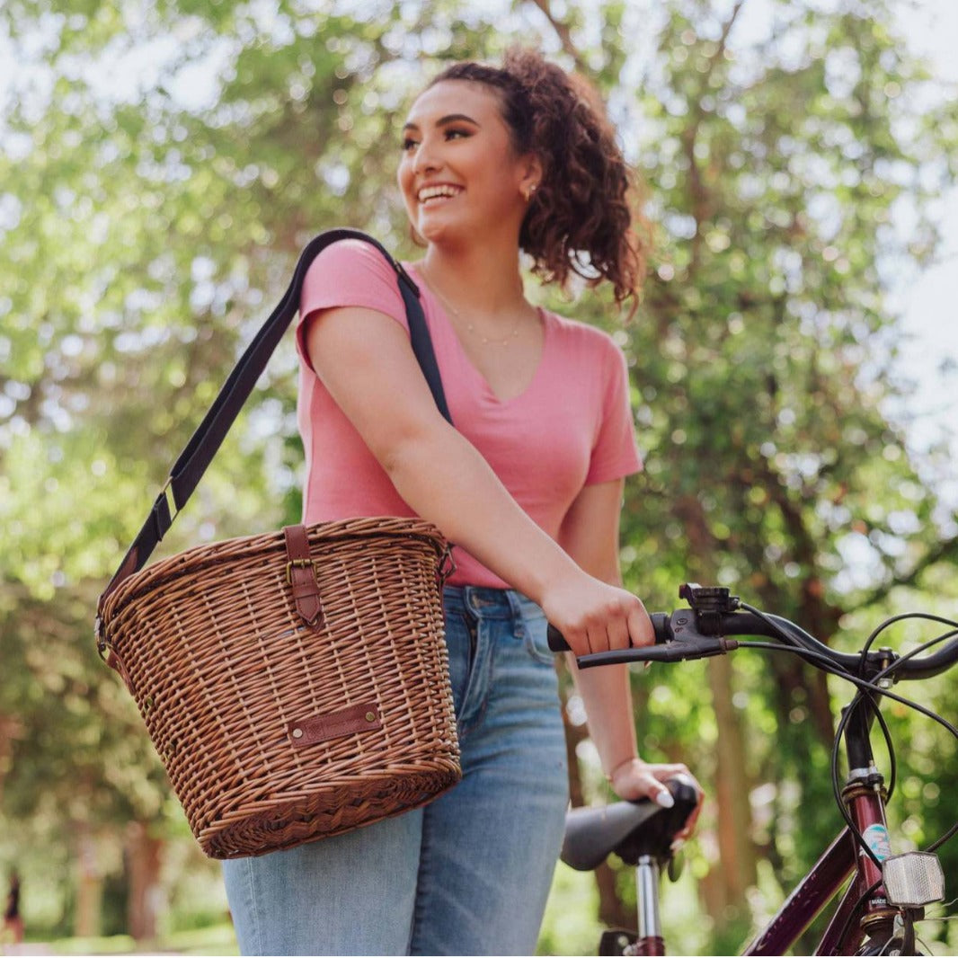 Women's picnic basket with insulated cooling function and high-quality woven design LoungeYard — product view 2