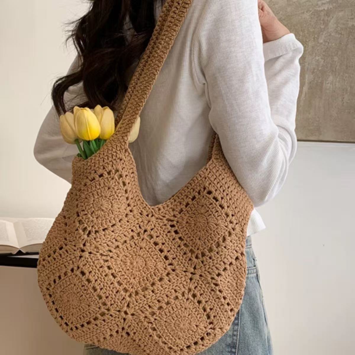 Hand-crocheted tote bag LoungeYard — product view 2