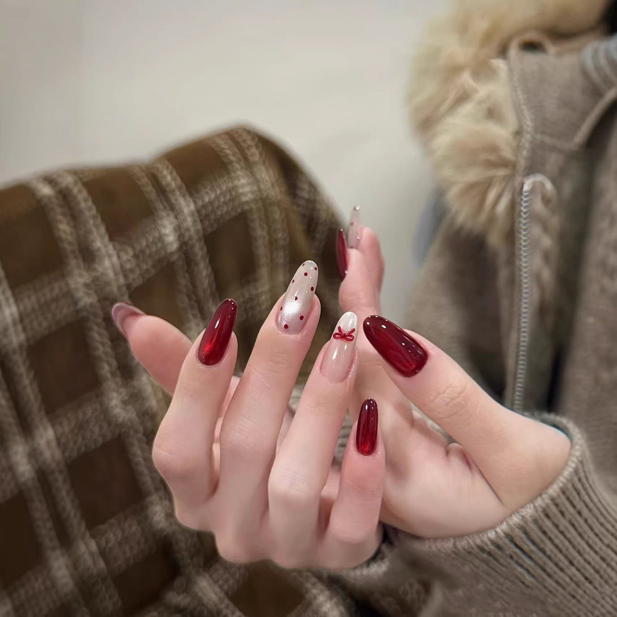 Decorative Press-On Nail Set — product view 3