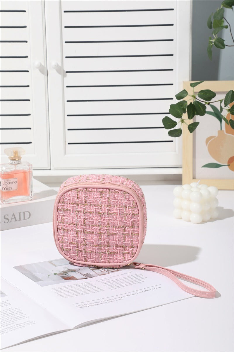 Elegant cosmetic bag with high-quality structure LoungeYard — product view 6