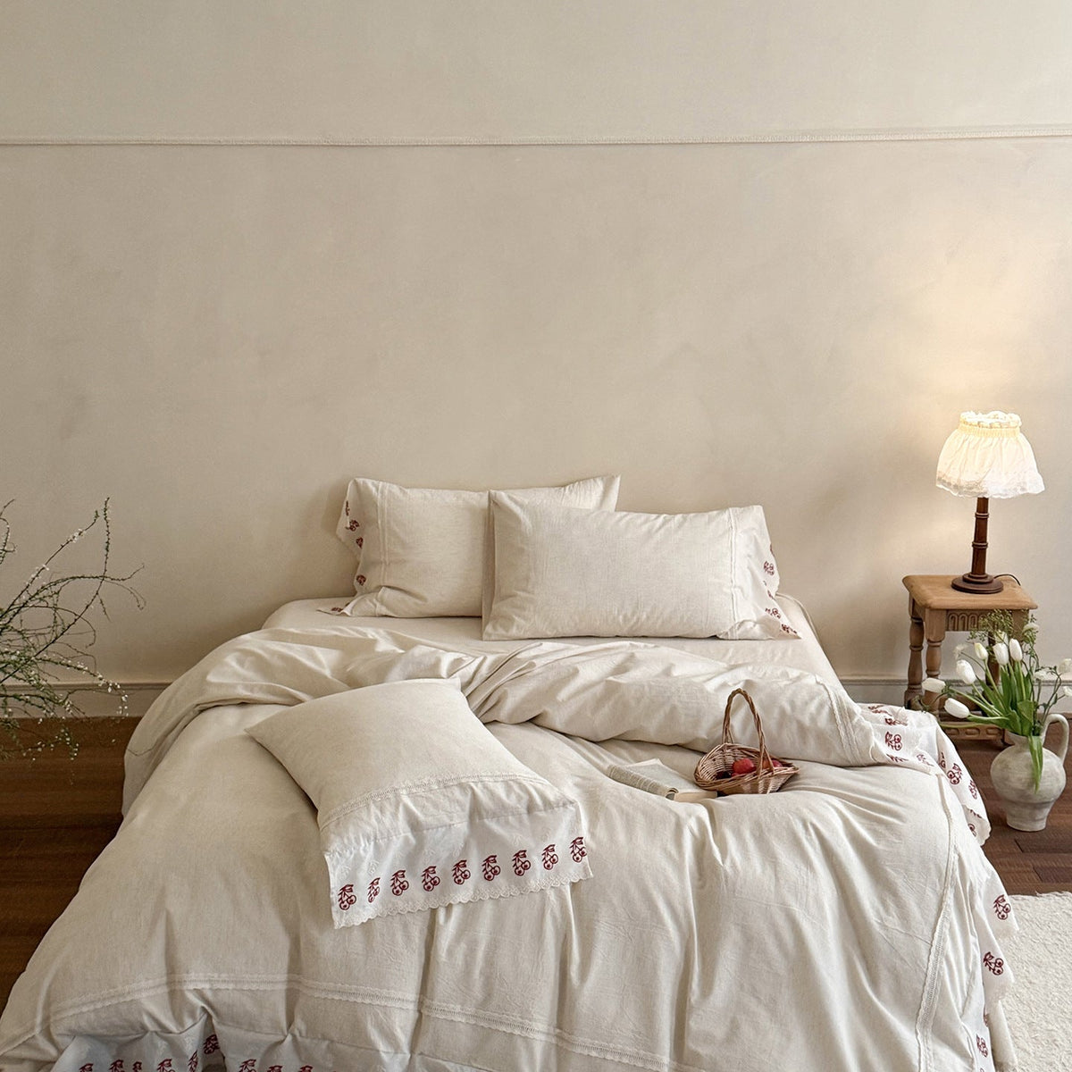 Linen bed linen set with embroidered lace borders — product view 7