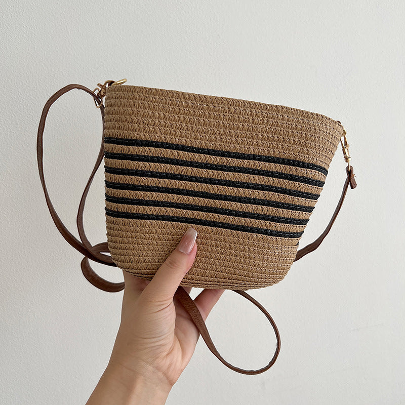 Handcrafted Straw Bag with Modern Design LoungeYard — product view 6