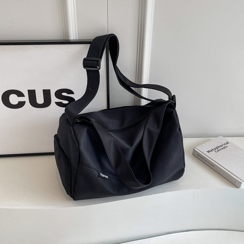 Tote bag with adjustable shoulder strap and spacious inner compartment LoungeYard — product view 5