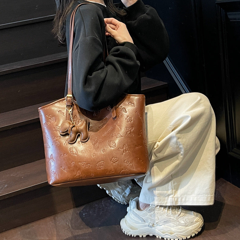 Textured Design Everyday Tote Bag LoungeYard — product view 4