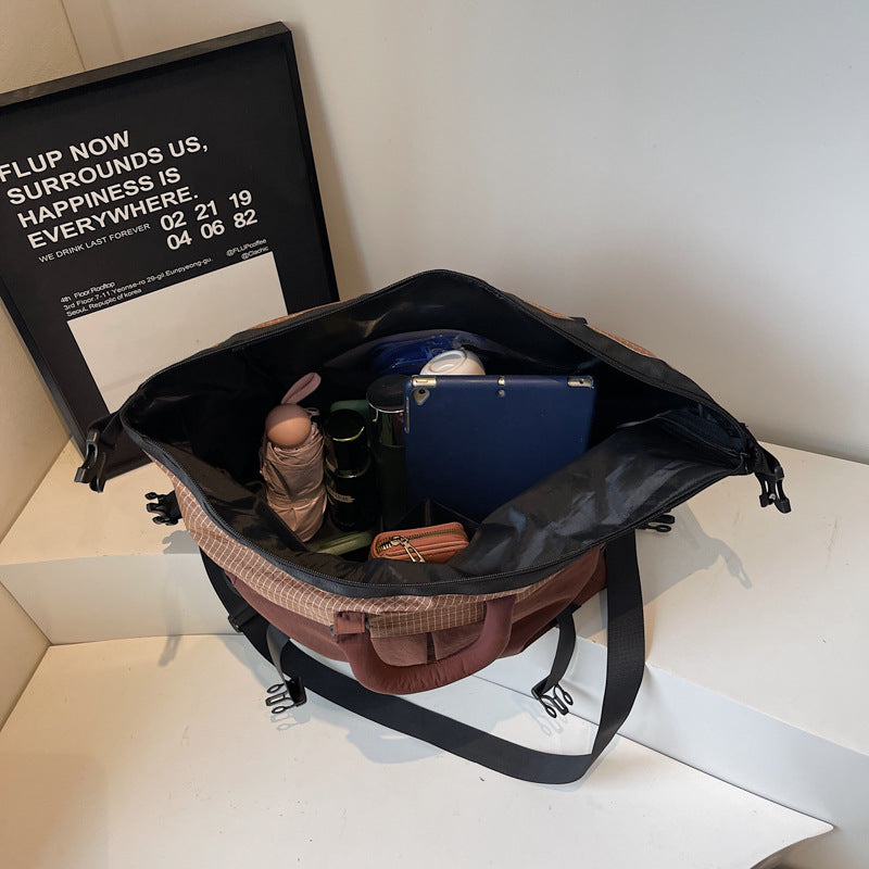 Versatile Weekend Duffel Bag LoungeYard — product view 3