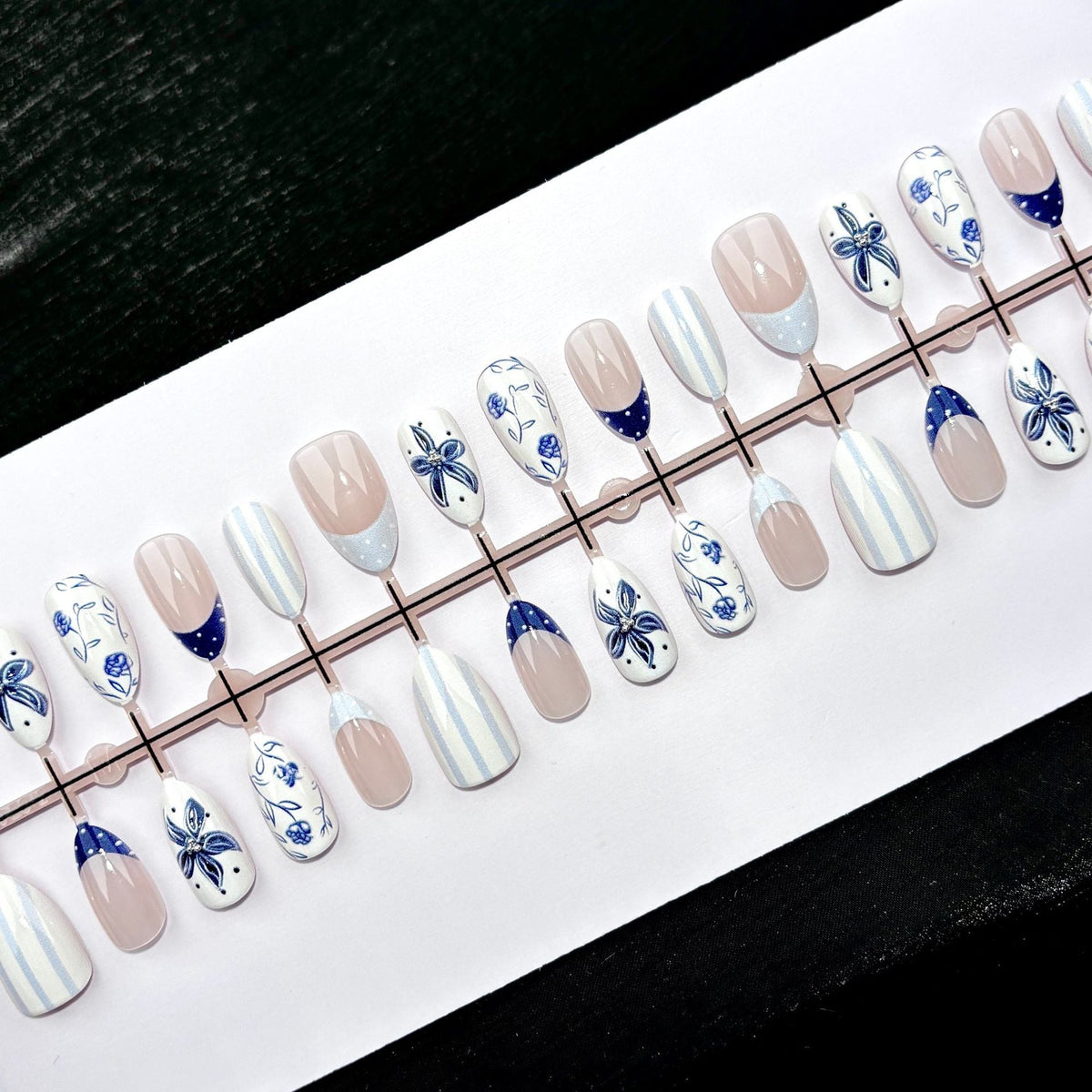 Artful Floral Press-On Nail Set — product view 3
