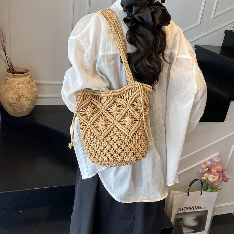 Hand-knotted synthetic fiber bag LoungeYard — product view 3