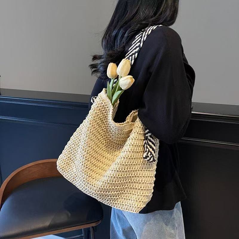 Large shopping bag with woven design LoungeYard — product view 2