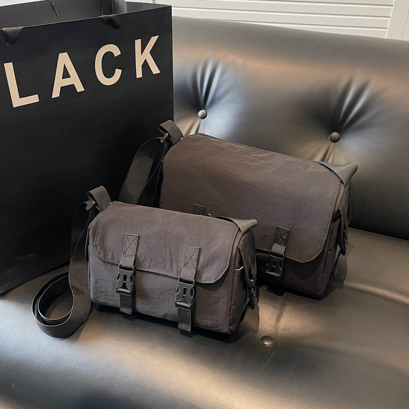 Modular shoulder bag with unique fastening system LoungeYard — product view 2