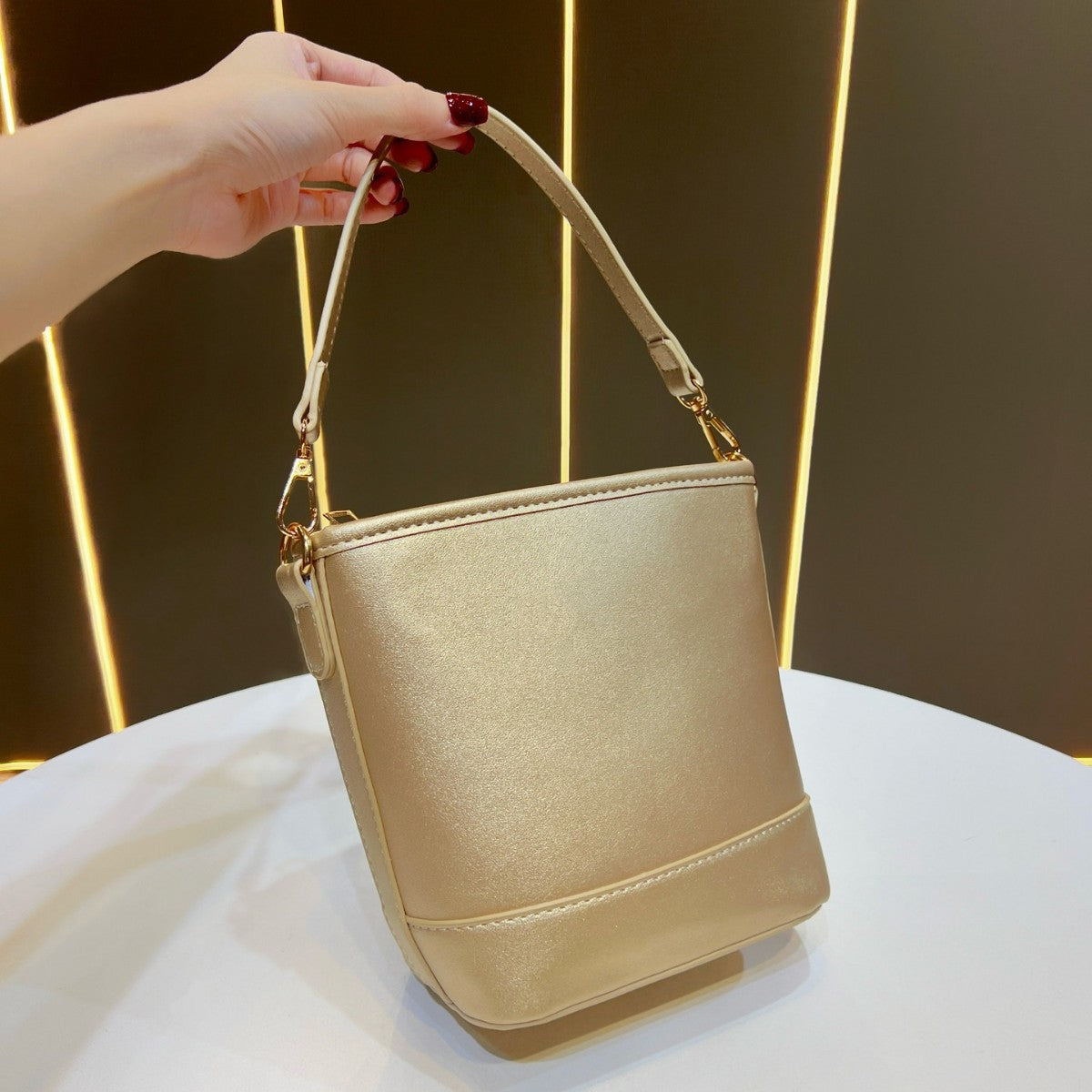 Structured Handheld Tote Bag — product view 6