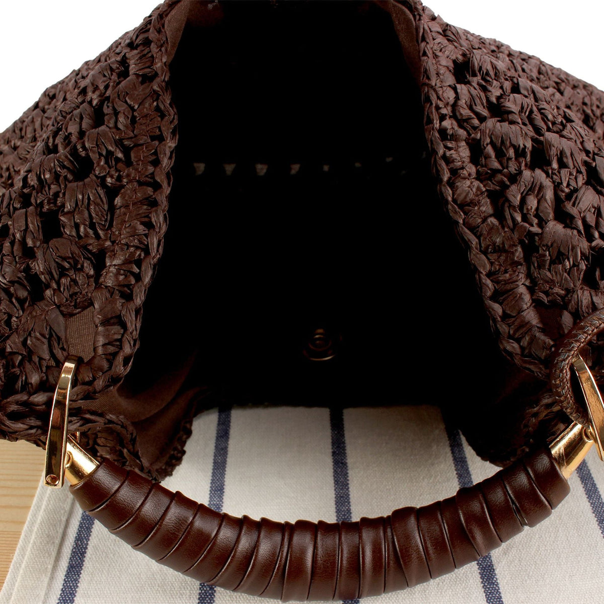 Handmade straw bag LoungeYard — product view 3