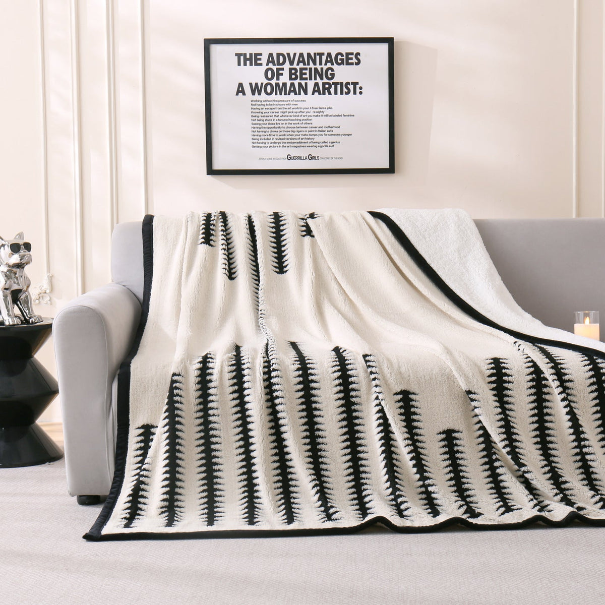 Chic Floral Pattern Throw Blanket LoungeYard — product view 1