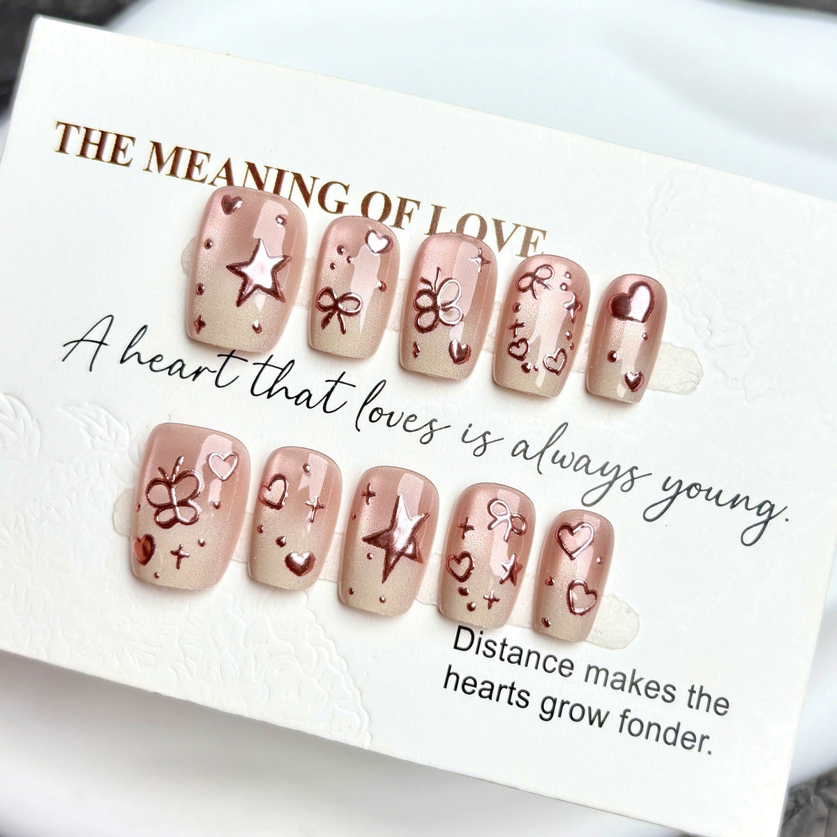 Decorative Press-On Nail Set with Artistic Patterns — product view 4