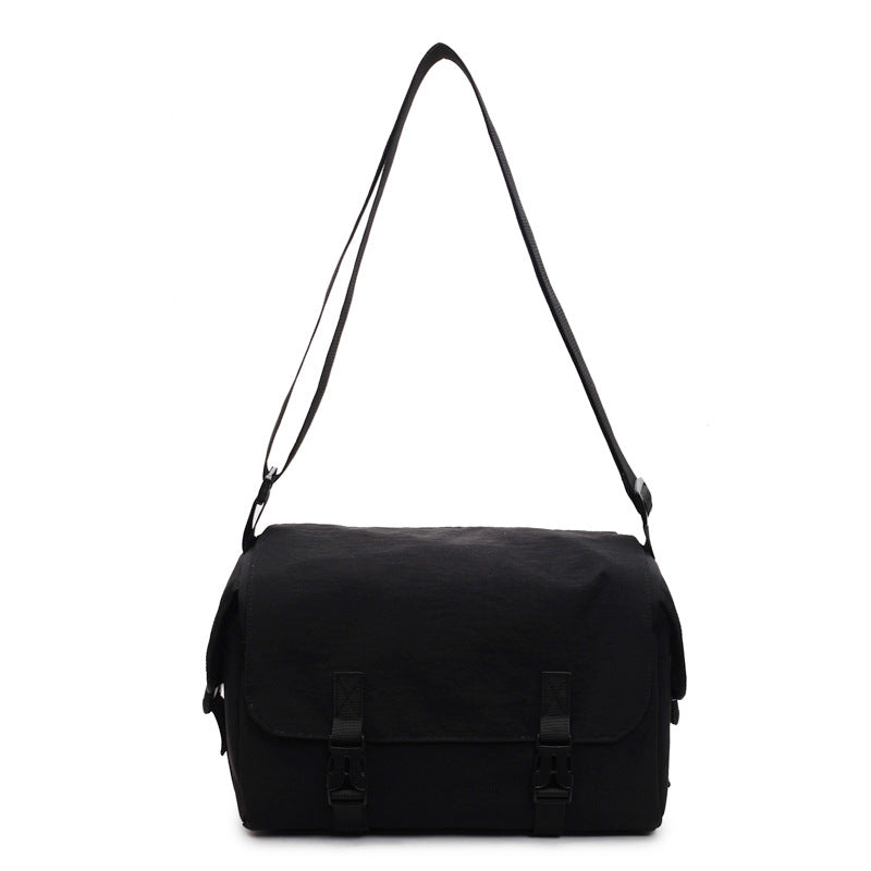 Modular shoulder bag with unique fastening system LoungeYard — product view 5