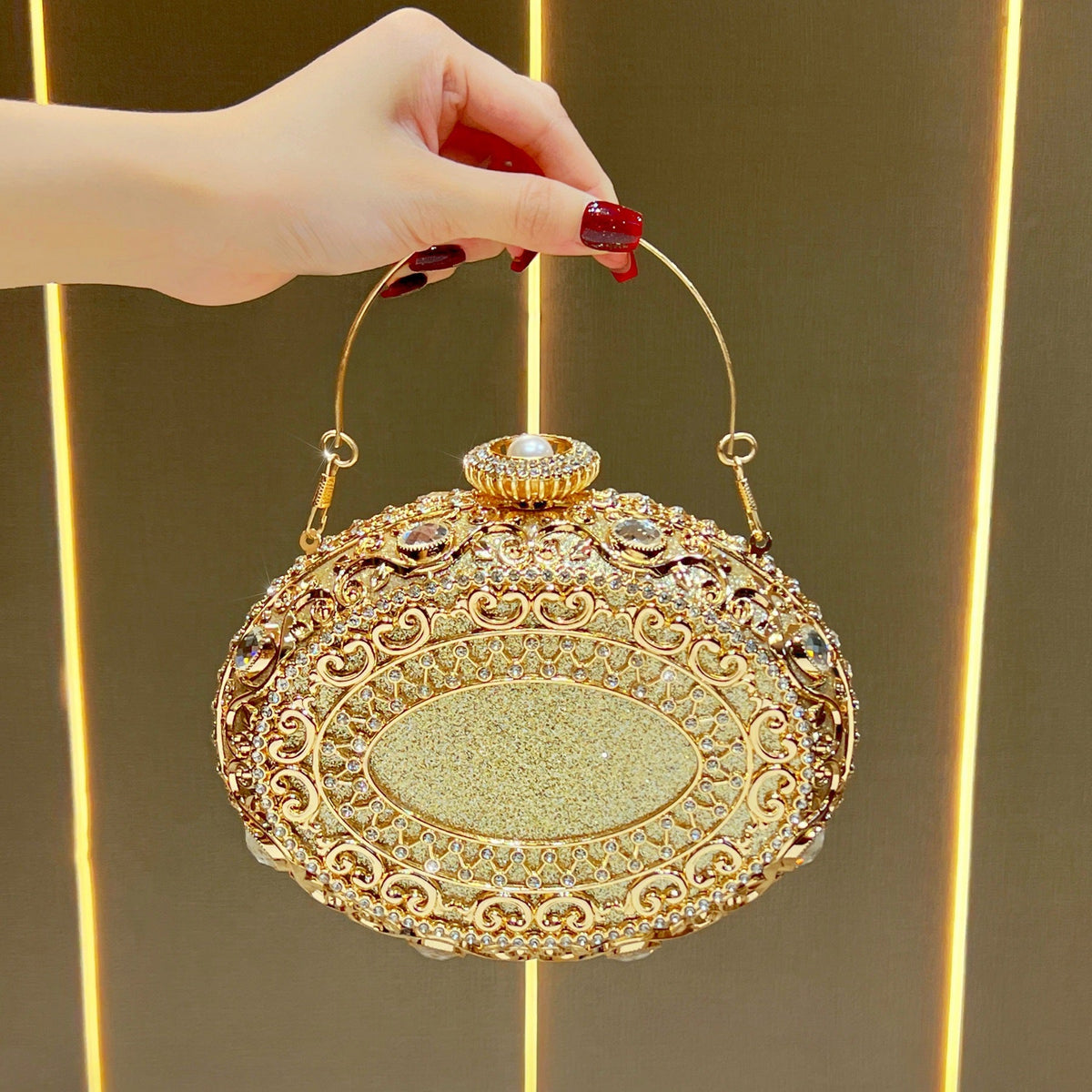 Glamorous Vintage-inspired Evening Purse — product view 3