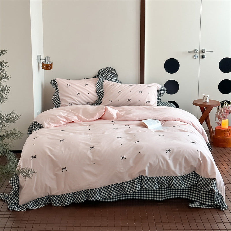Bedding set made of cotton satin with embroidered bow motif & vichy ruffle — product view 6