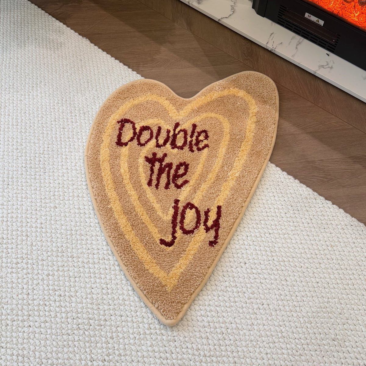 Heart-Shaped Cozy Bath Rug Bowlift — product view 2