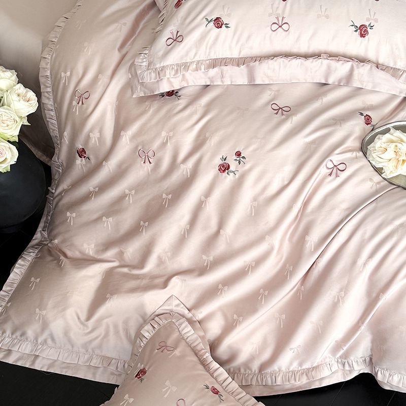 Satin bedding set LoungeYard — product view 3